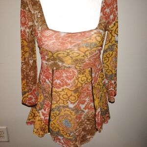 Women’s Long-Sleeve Scoop Neck Floral Print Top in Multi